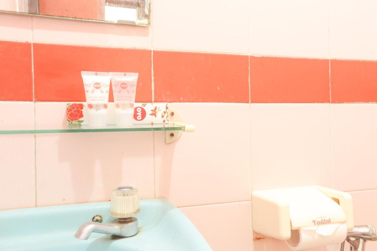 Oyo 108 Hotel Surya Jakarta Extérieur photo