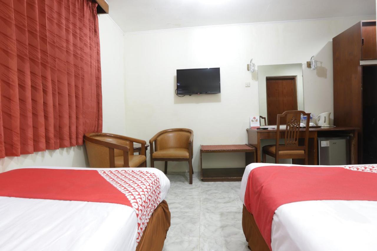 Oyo 108 Hotel Surya Jakarta Extérieur photo
