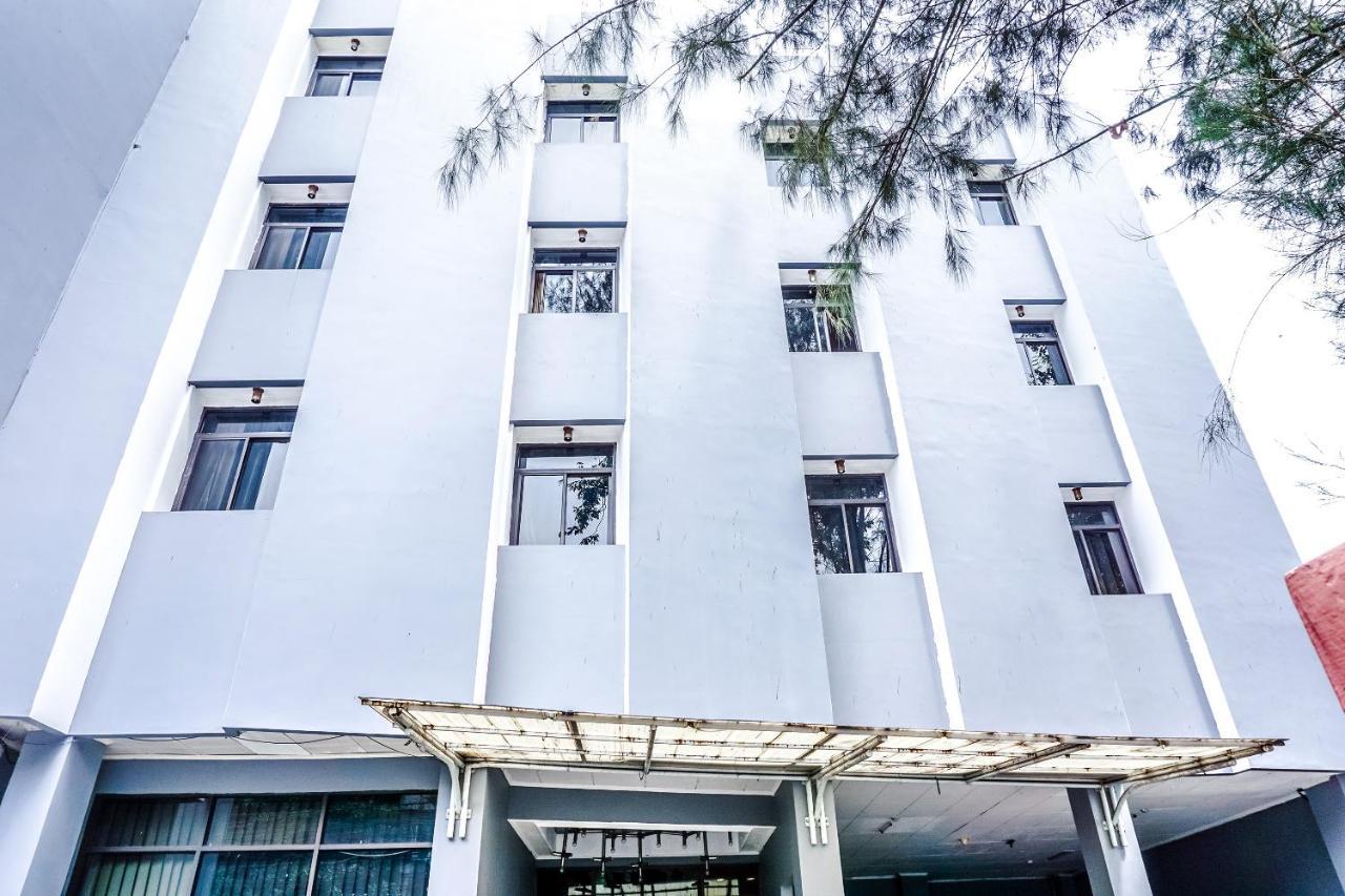 Oyo 108 Hotel Surya Jakarta Extérieur photo
