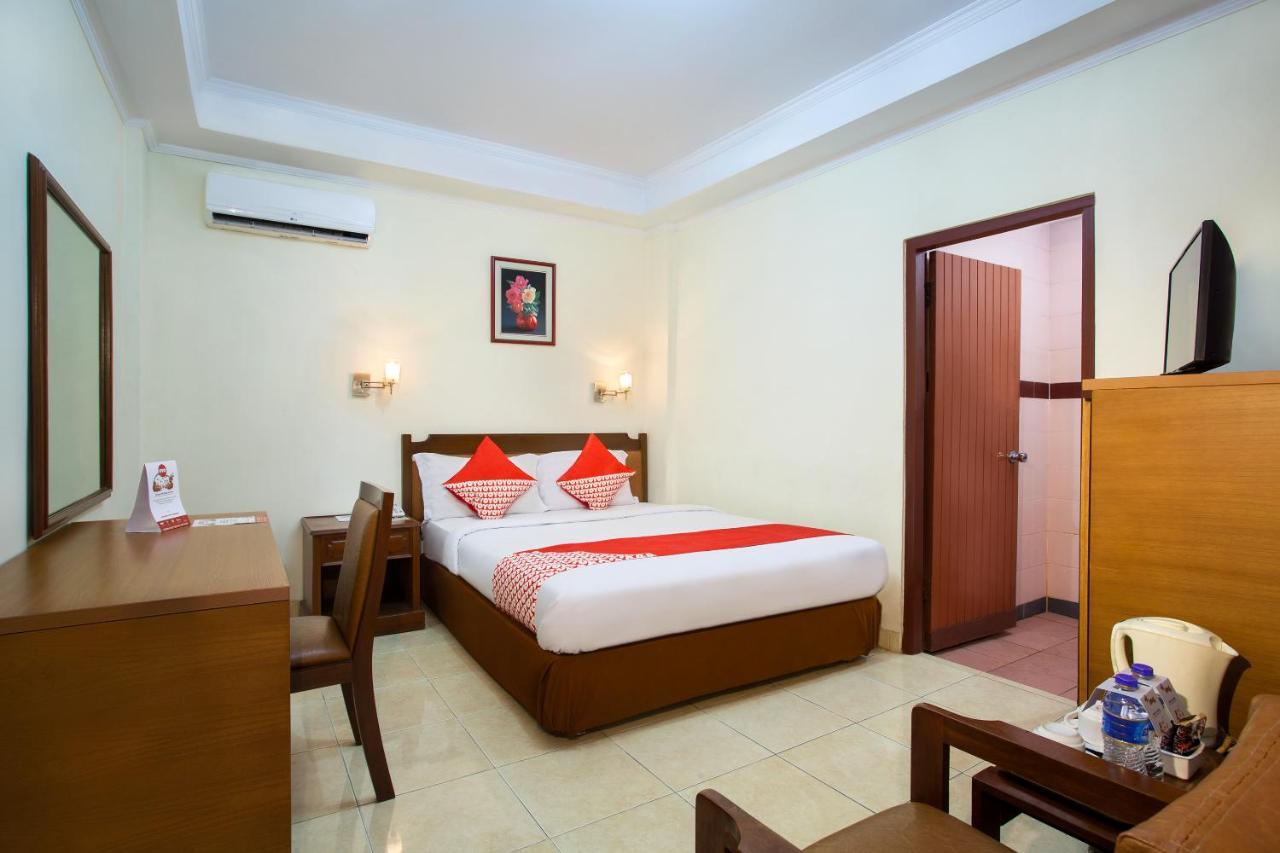 Oyo 108 Hotel Surya Jakarta Extérieur photo
