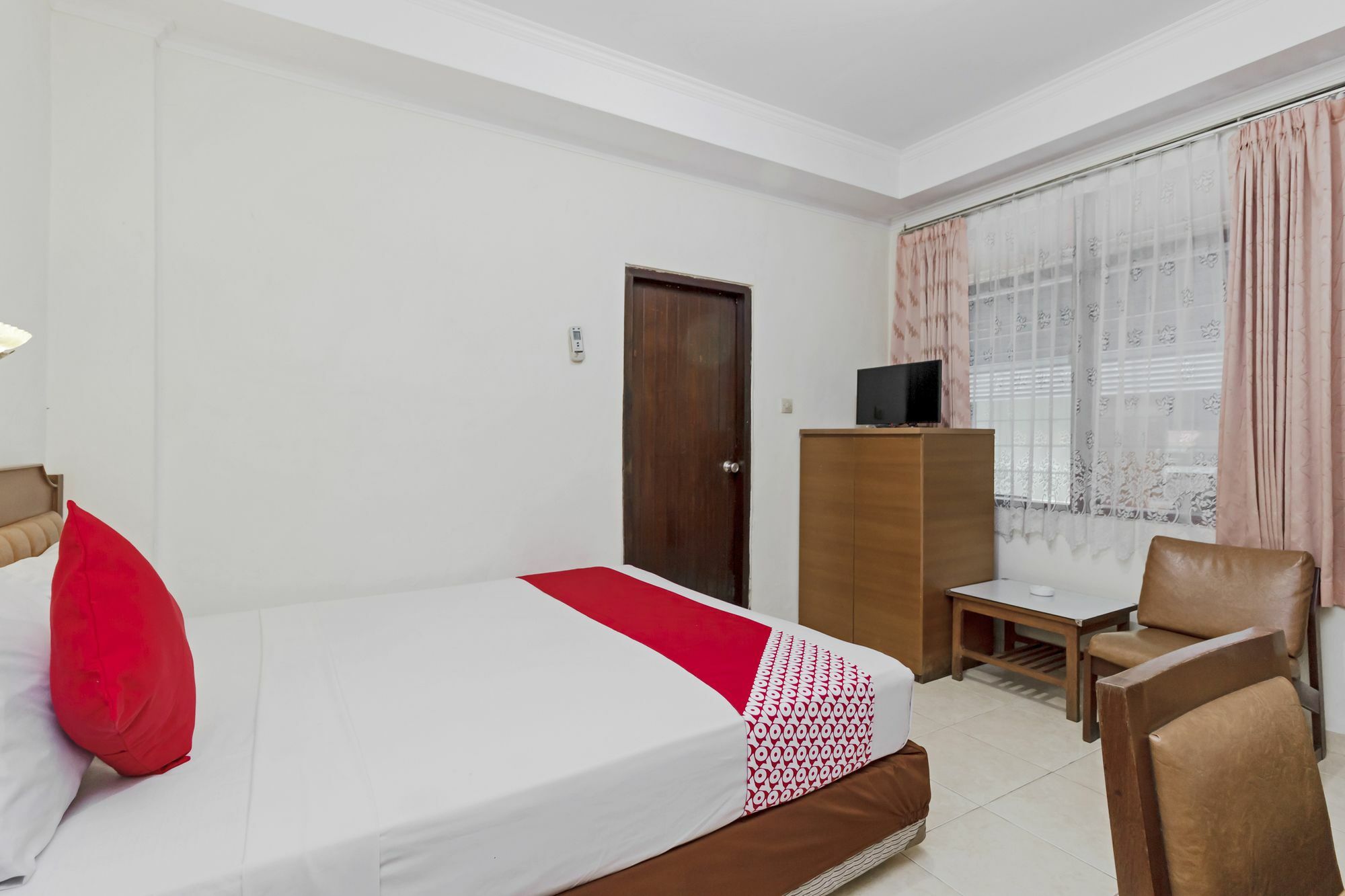 Oyo 108 Hotel Surya Jakarta Extérieur photo