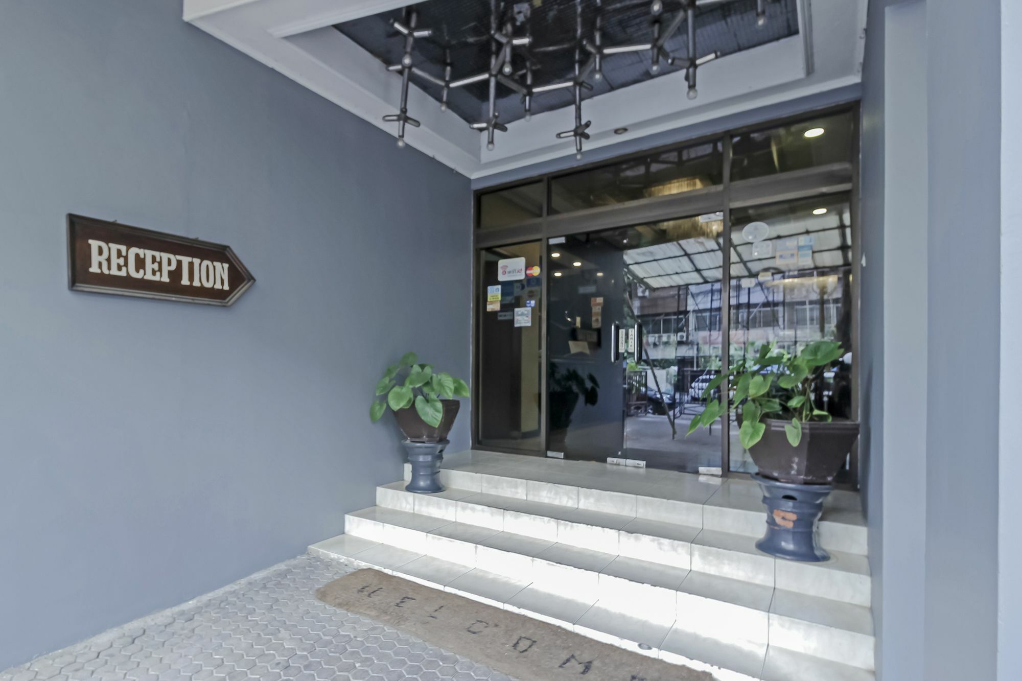 Oyo 108 Hotel Surya Jakarta Extérieur photo