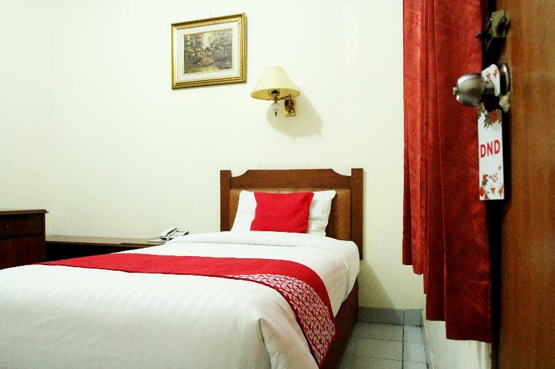 Oyo 108 Hotel Surya Jakarta Extérieur photo